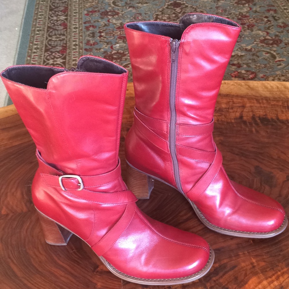 Cute red Boots!